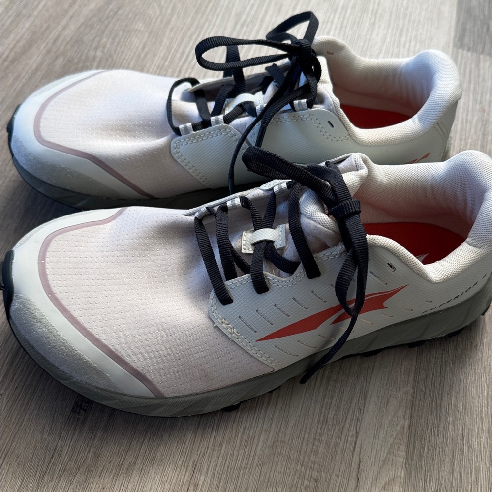 Altra Men's White and Gray Athletic Shoes Size: 9 - Picture 3 of 6